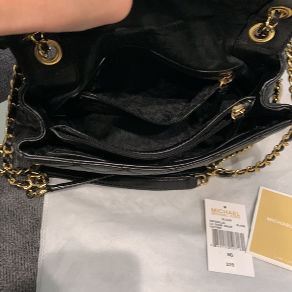 Michael Kors Sloan large black quilted lamb skin and gold hardware purse - Picture 12 of 16